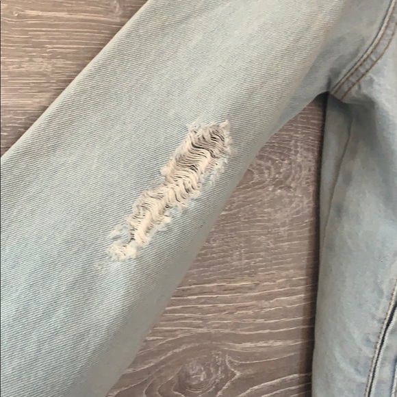 Distressed denim jacket light blue - Picture 5 of 6